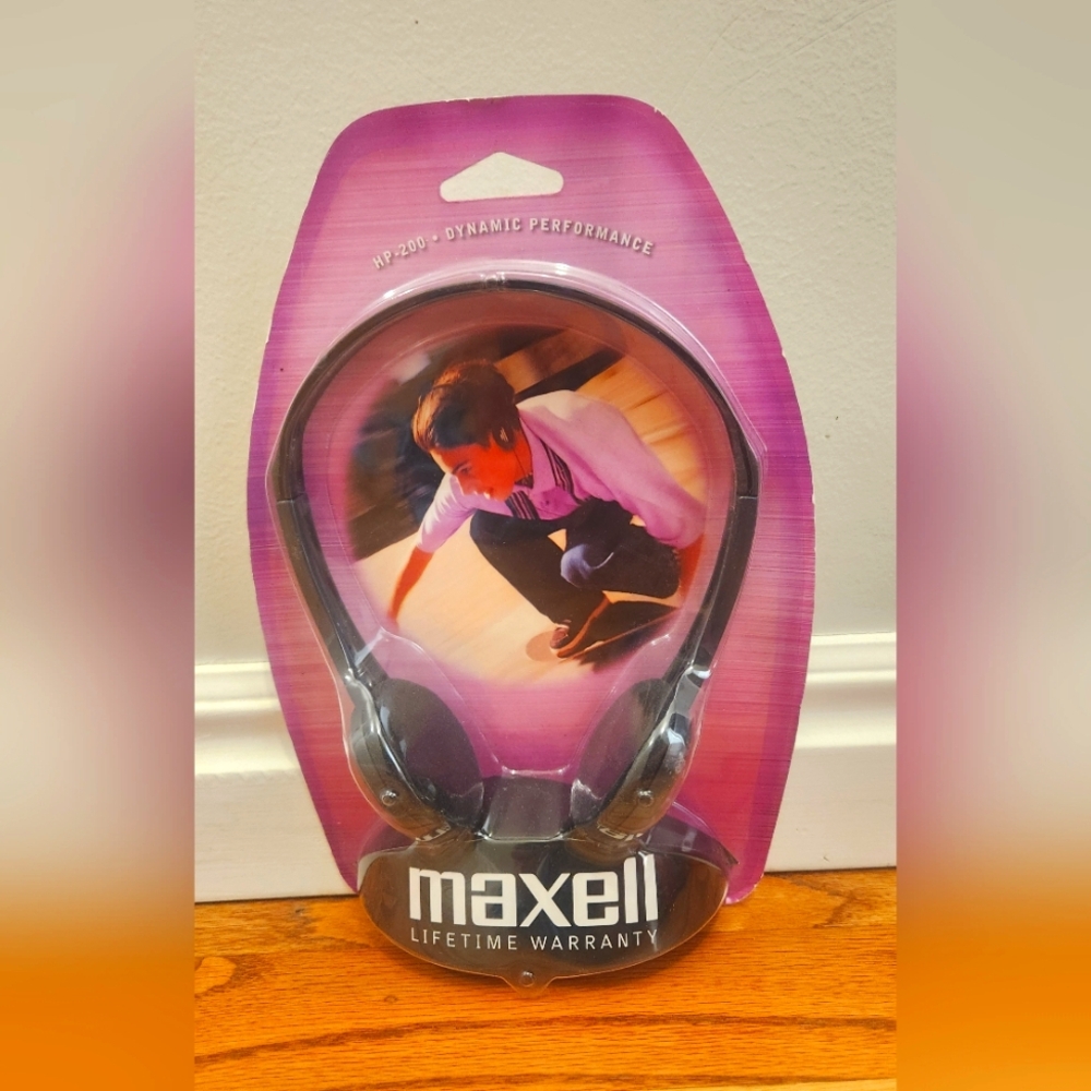 Old School Maxell Dynamic Performance Headphones, New In Orginal Packaging